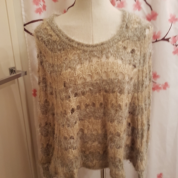 Arden B poncho - Picture 1 of 3